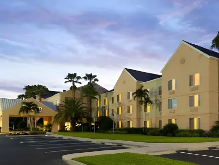 Fairfield Inn & Suites Fort Myers Cape Coral Отели в г. Форт Майерс