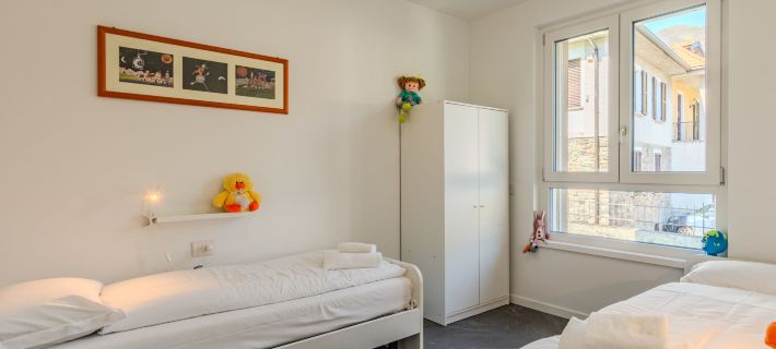 Sunny House Отели в г. Граведона
