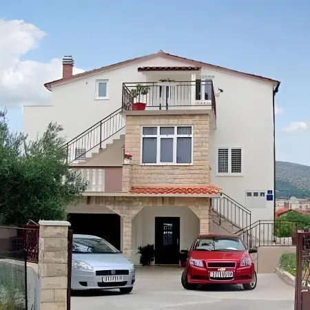 Apartments & Rooms Žaja