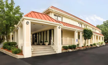 The Boston Hotel Отели рядом со станцией Boston Landing Railway Station