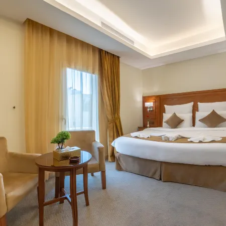 Rose Jeddah Hotel 2 Отели рядом с достопримечательностью «Район Джидда Корниш»