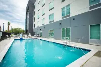 Holiday Inn Express & Suites PENSACOLA AIRPORT NORTH - I-10 by IHG - Family
