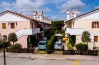 Seaside Comfy Flat on the Shores of Rosolina Supermercati Dissette Srl附近的飯店