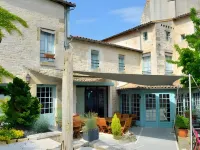 Logis Hostellerie de l'Abbaye Hotels in Chenay