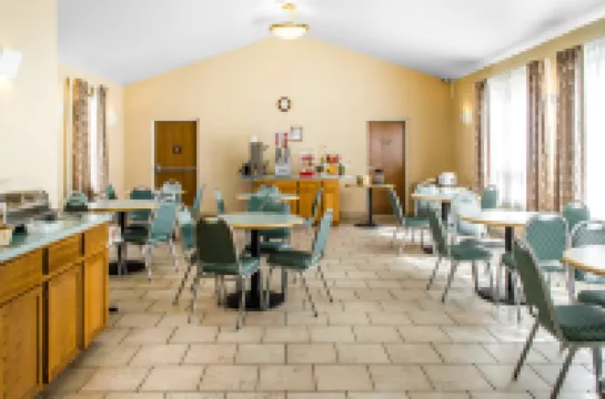 로드웨이 인 & 스위트 허쉬 초콜릿 애비뉴