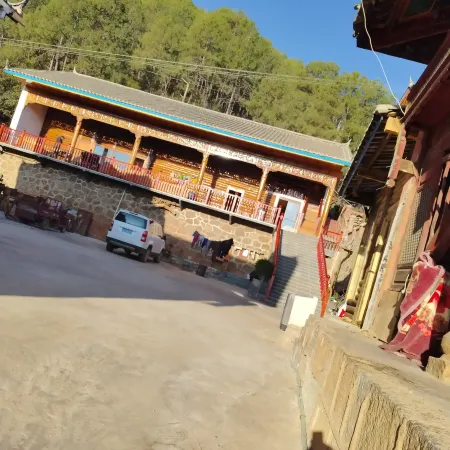 Jinghu Courtyard-Style Hotel
