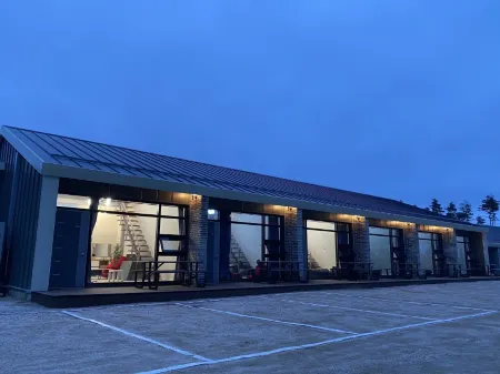 Sokcho Night Sky Pension Отели рядом с достопримечательностью «Sokcho City Museum & Displaced Civilians Folk Village»