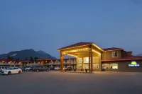 Days Inn by Wyndham Oneonta Al فنادق في 