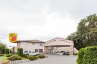 Super 8 by Wyndham Lake Country/Winfield Area Hotels in Central Okanagan G