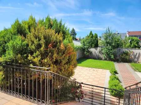 Radio Hotel Bratislava Отели в г. Братислава II