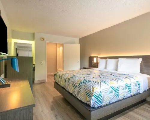 Motel 6 Charlotte, NC - Coliseum Hotels near Arrowood