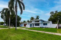 Spacious Venue with Heated Pool and Lounge - Elegant Event Haven Hotels near Juice and Java Cafe at Equinox