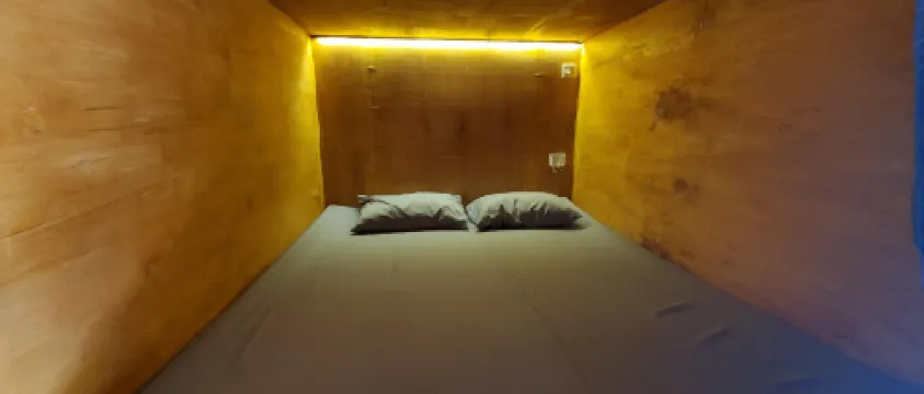 iStay Hostel and Capsule