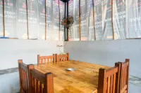 RedDoorz at MG House Siantar Timur Hotels in East Siantar