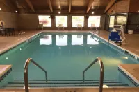 Quality Inn & Suites Harrington - Milford - Swimmingpools