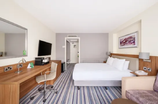 Holiday Inn 海多克M6，JCT.23