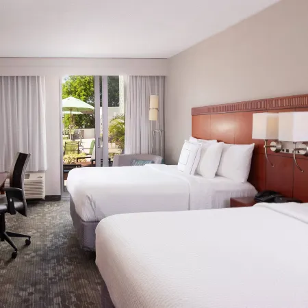 Courtyard Miami Coral Gables Отели рядом с достопримечательностью «Коконат-Гроув»