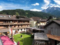 Hotel Alpenstolz Hotel di Matrei am Brenner