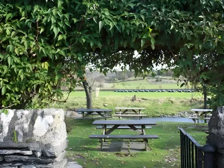 The Eagle and Child Inn Отели в г. Овер Стейвли