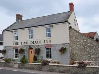 The Five Dials Inn Hotels in Horton
