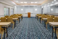 La Quinta Inn & Suites by Wyndham Norfolk Hotels in Norfolk