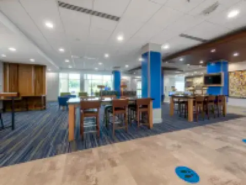 Holiday Inn Express & Suites STAUNTON by IHG Hotels in Augusta County