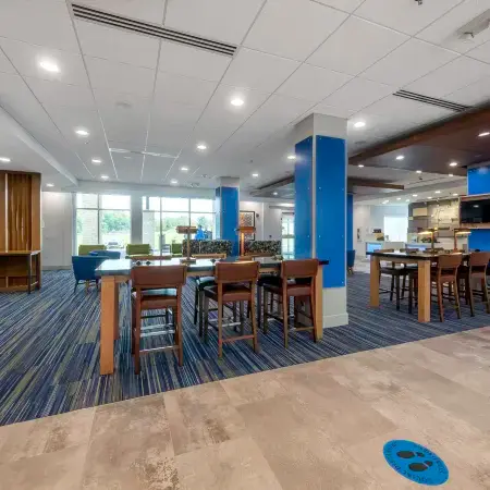 Holiday Inn Express & Suites STAUNTON by IHG