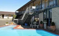 Adrian Motel - Pools