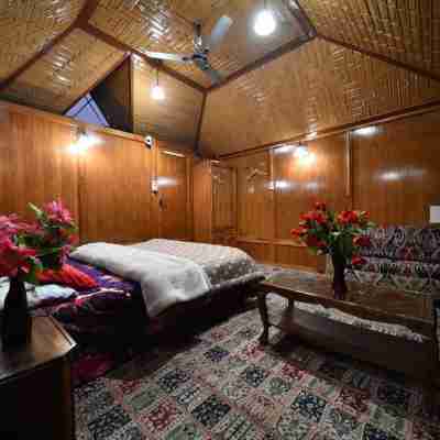 Goona Palace Houseboats Rooms