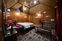 Goona Palace Houseboats