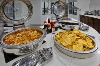 Staybridge Suites AMES by IHG - breakfast