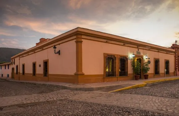 聖埃倫娜酒店畫廊酒店