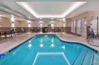 Fairfield Inn & Suites Kalamazoo - parking