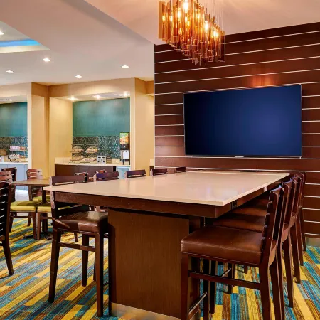 Fairfield Inn & Suites San Diego Carlsbad Отели рядом с достопримечательностью «Аквариум СИ ЛАЙФ»
