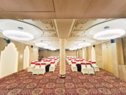 The Long D Hotel Surat Airport Rd