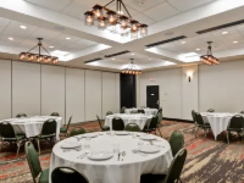 Doubletree by Hilton Hattiesburg Hotels in Forrest County