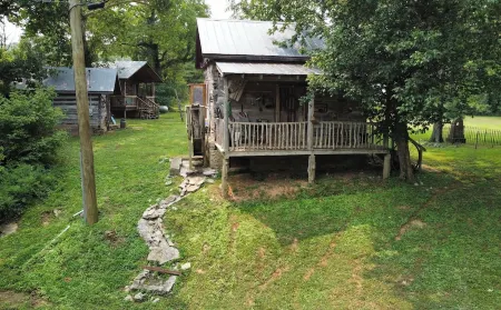 Cheerful Riverfront Retreat