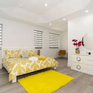 Tropical deluxe villa- weekly and monthly discounts available