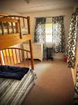 3 Bedroom Cottage with Private Shared Sandy Beach!!