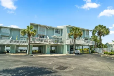Sandcastle Shores - Navarre Beach Waterfront 나바르 비치 시 투르틀 컨저베이션 센터 주변 호텔