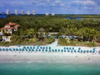 Large 3RD. Floor Corner Unit W/Golf Course Views from Spacious Wrap Around Lanai