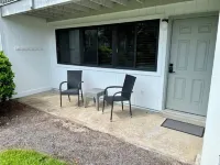 Newly remodeled, heart of Seagrove Beach, 100 yards to beach!