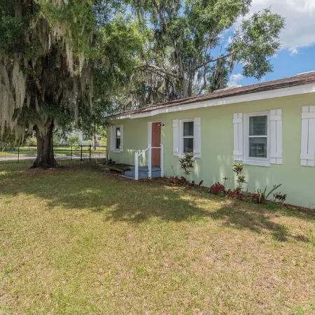 Bartow Oaks Oasis - Close to Downtown - Sleeps 7! Отели в г. Бартоу