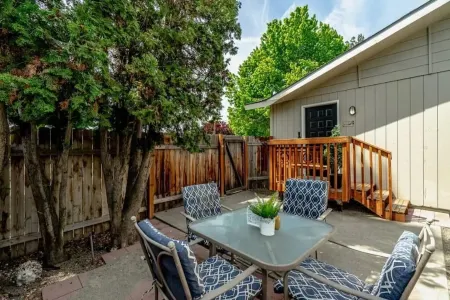 Bruneau Bungalow Side A