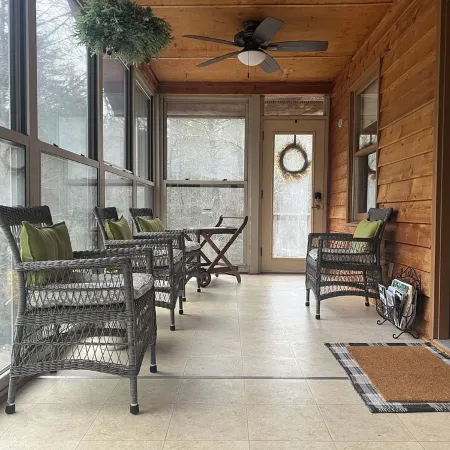 Peak Creek Cabin in Laurel Springs