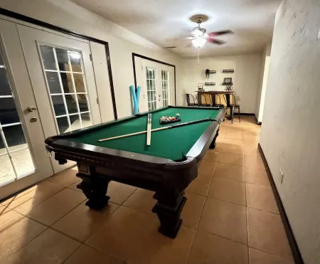 Casa Antigua: Historic Villa with POOL & FIRE-PIT Отели в г. Коко