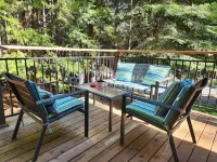 Charming Mountain Cabin: 3BD + Bonus Room in Woods