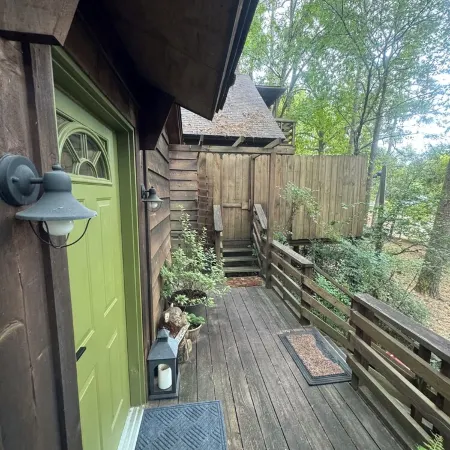 Tale of the trout cabin located 1 mile from the trout stream and Lake