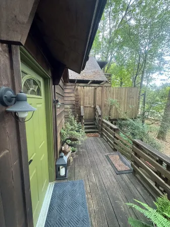 Tale of the trout cabin located 1 mile from the trout stream and Lake