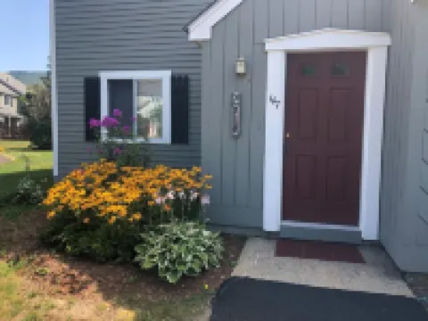 LOON-tastic location minutes away from the Slopes!